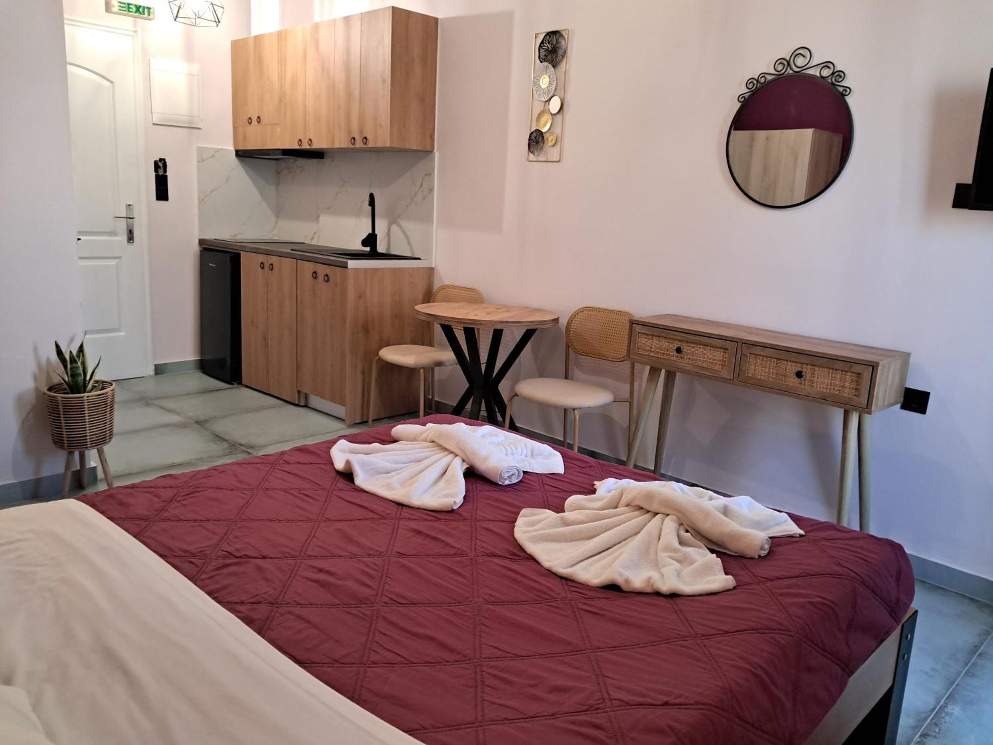 Poppy Beloni Aparthotel Chania  Exteriör bild