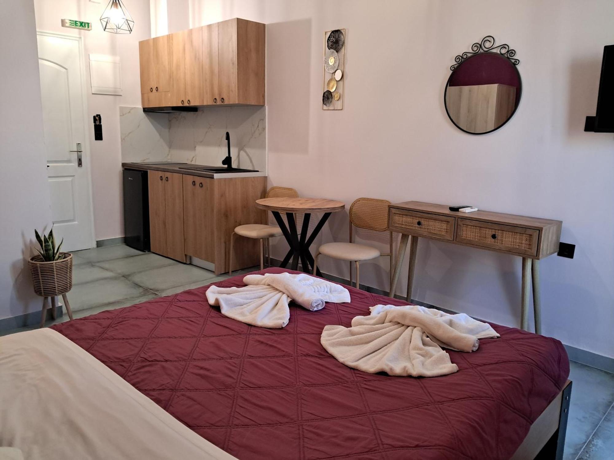 Poppy Beloni Aparthotel Chania  Exteriör bild