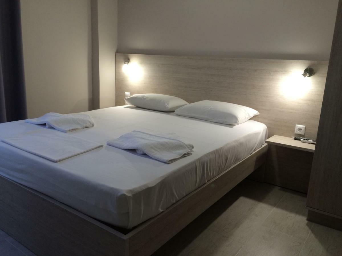 Poppy Beloni Aparthotel Chania  Exteriör bild