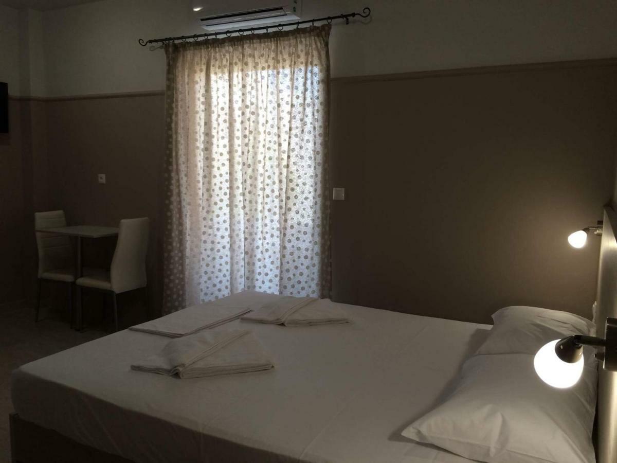 Poppy Beloni Aparthotel Chania  Exteriör bild